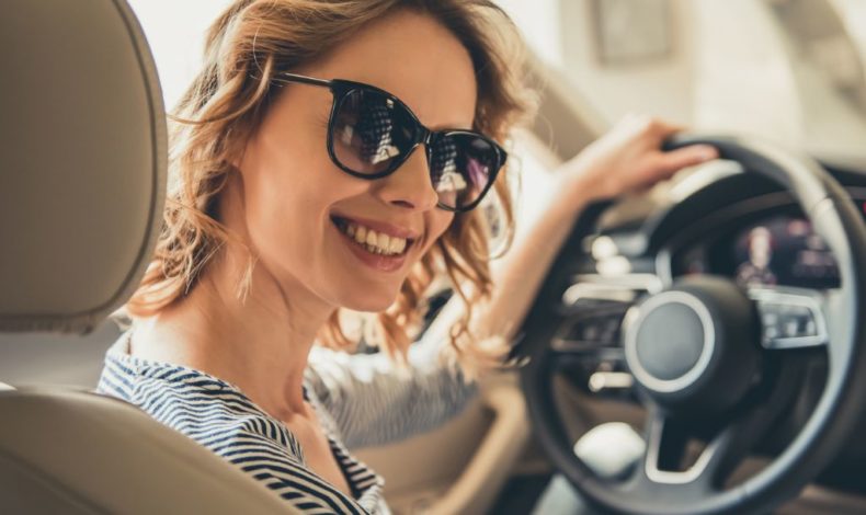 femme au volant